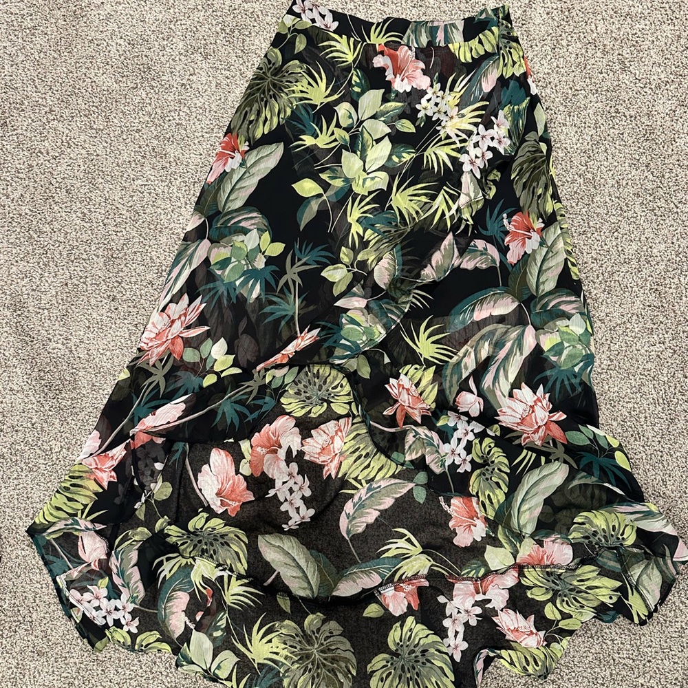 Floral High-Low Skirt in Black and Green